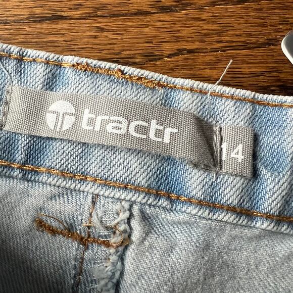 New Tractr Girl's Rose Embroidery Cut Off Loght Wash Denim Jean Shorts - 14 - Picture 2 of 3